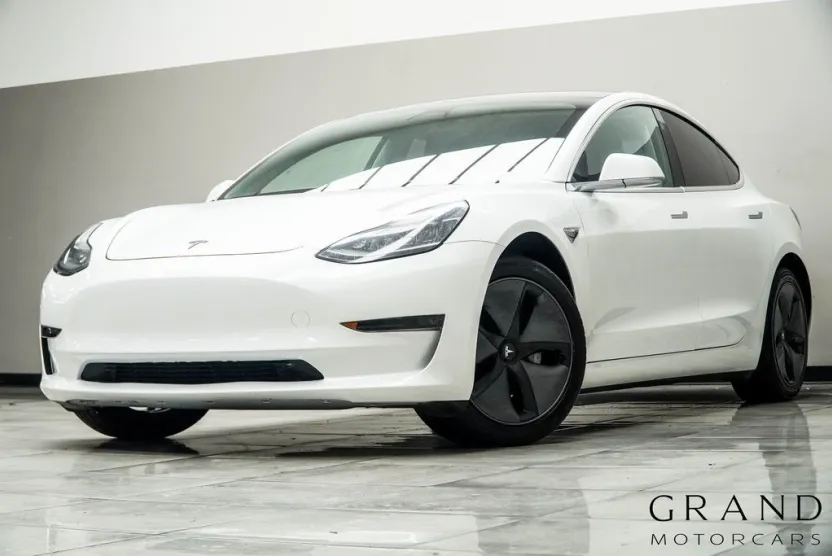 2019 Tesla Model 3 Long Range photo 1