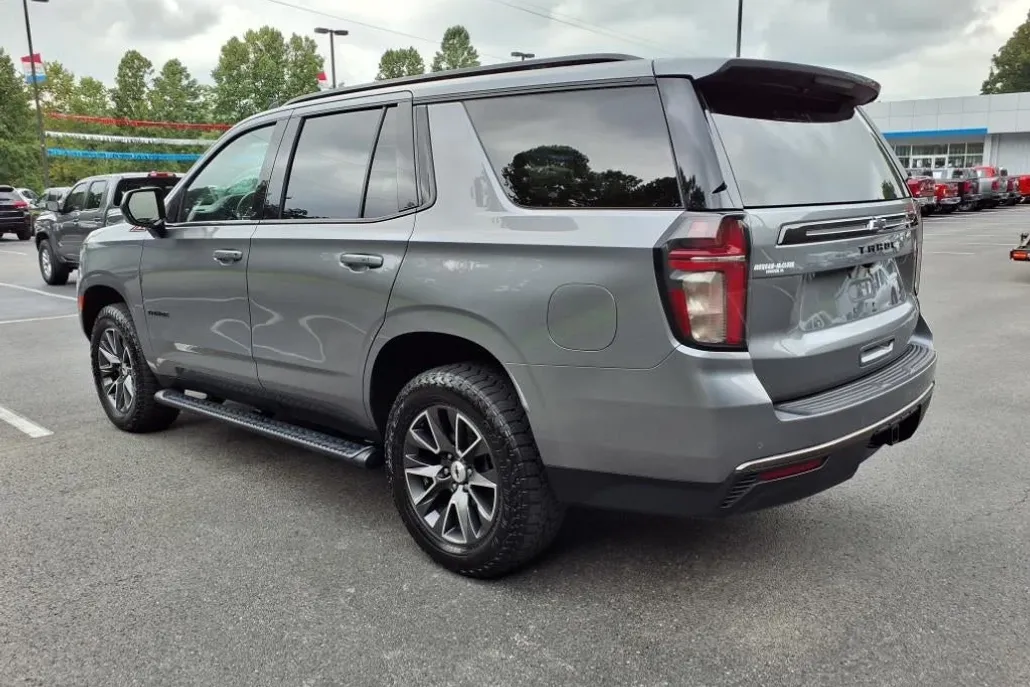 2021 Chevrolet Tahoe Z71 photo 1