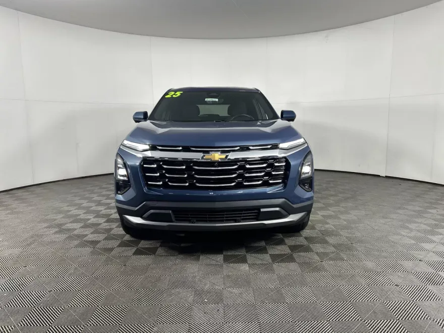 2025 Chevrolet Equinox photo 1