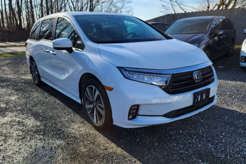 2023 Honda Odyssey Touring photo 1