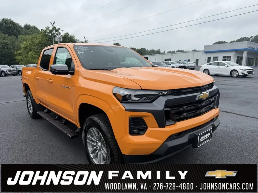 2025 Chevrolet Colorado Work Truck LT photo 1