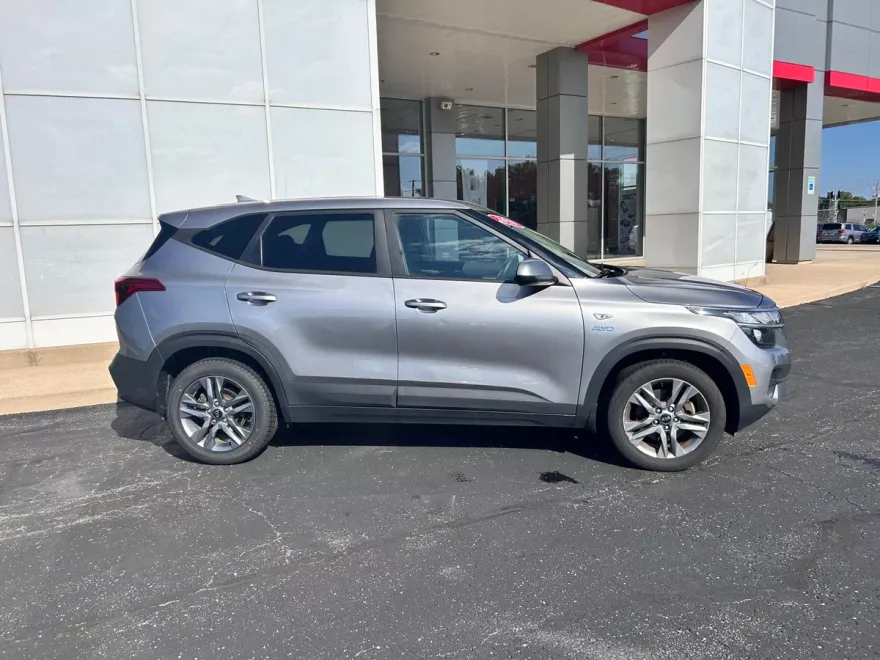 2021 Kia Seltos LX photo 1