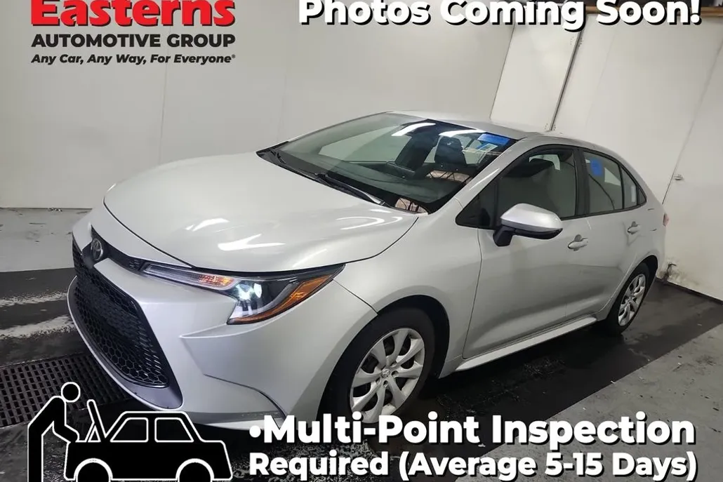 2022 Toyota Corolla LE photo 1