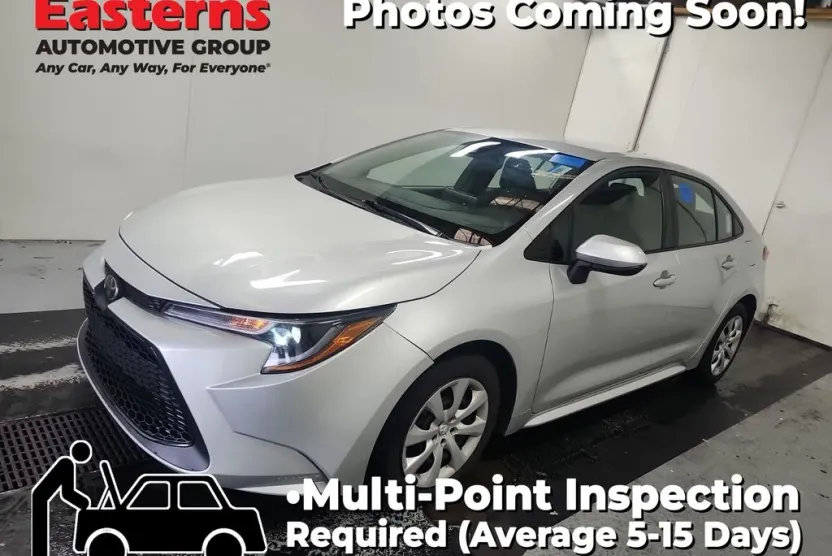 2022 Toyota Corolla LE photo 1