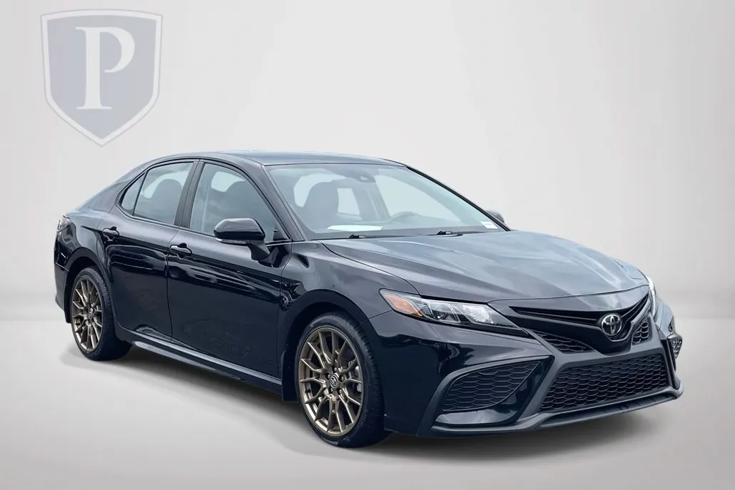 2023 Toyota Camry SE photo 1