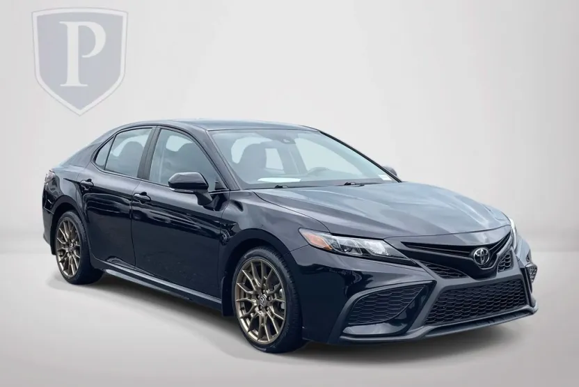 2023 Toyota Camry SE photo 1