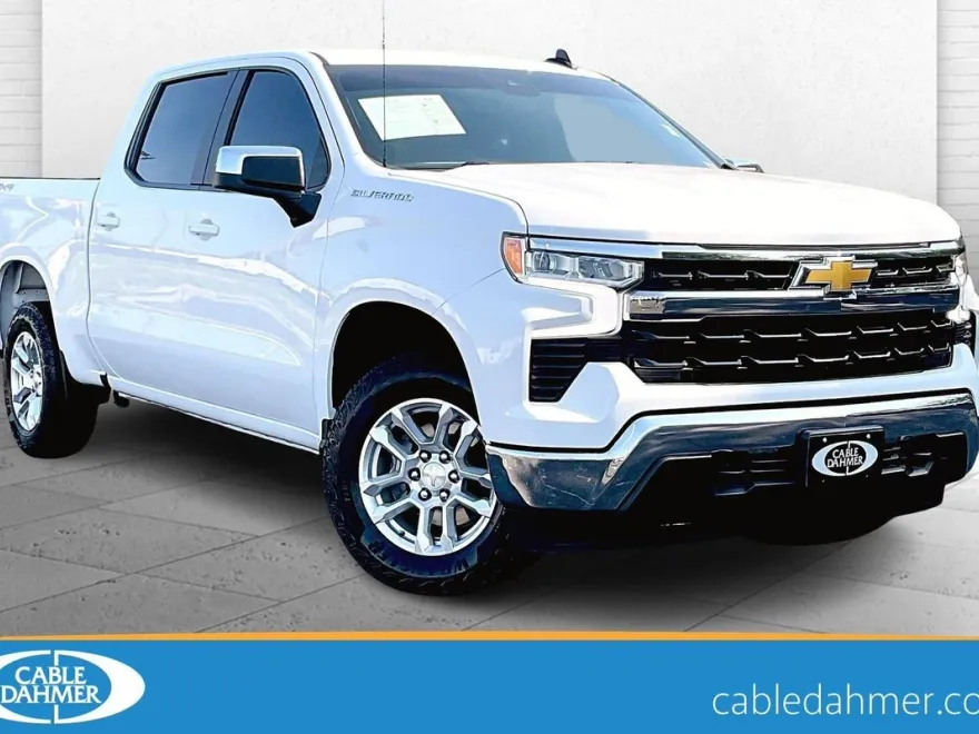 2024 Chevrolet Silverado 1500 LT photo 1