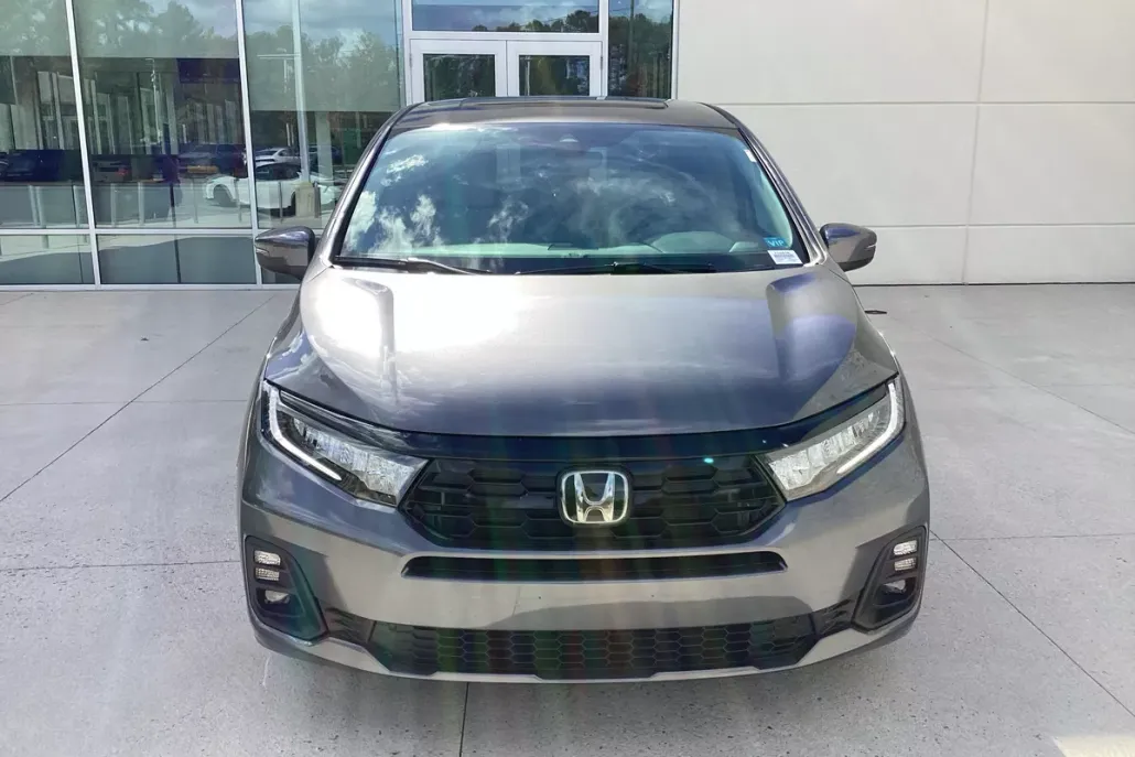2026 Honda Odyssey Touring photo 1