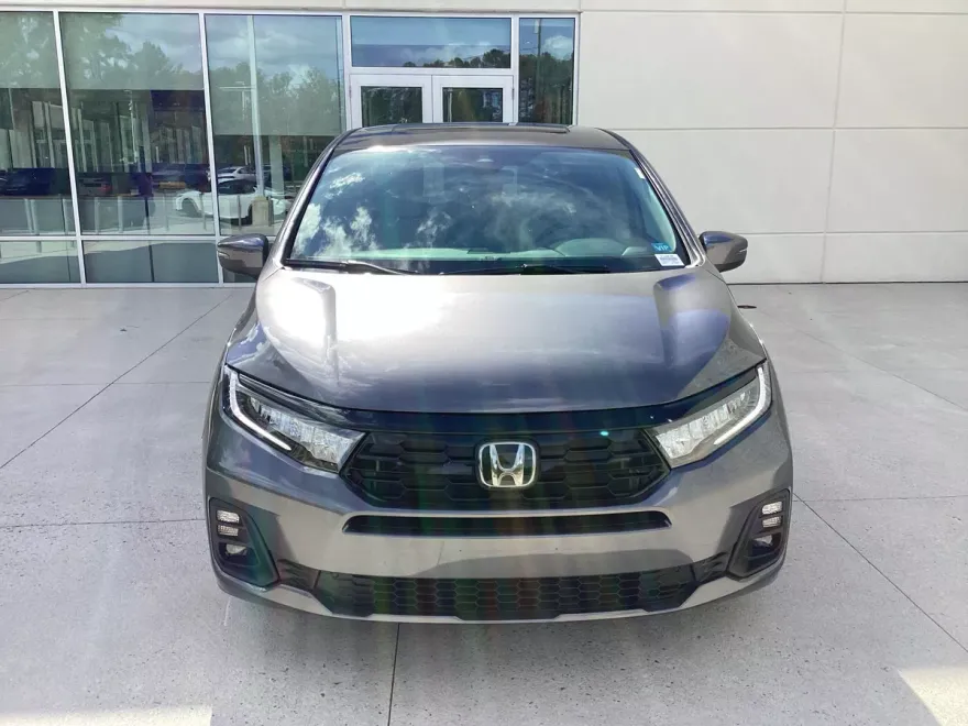 2026 Honda Odyssey Touring photo 1
