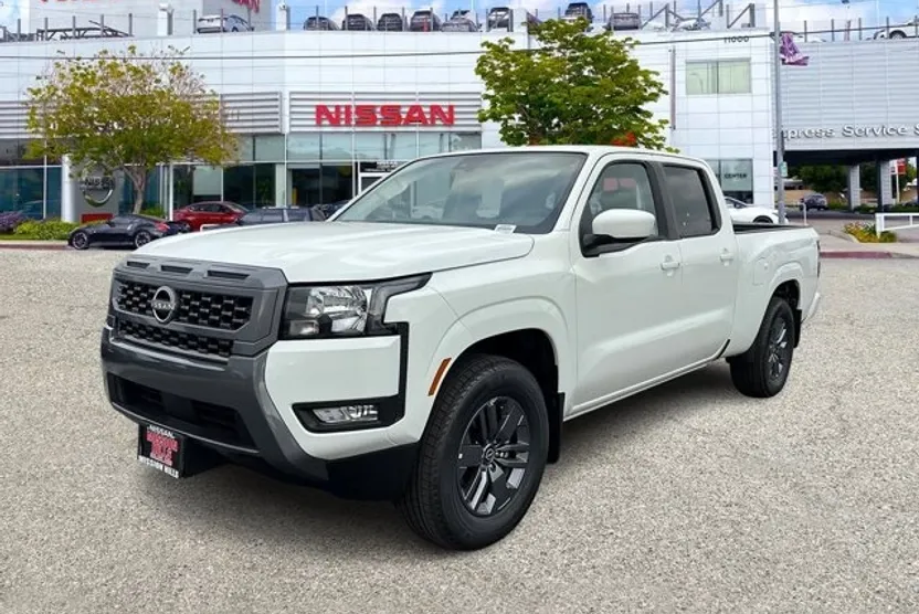2025 Nissan Frontier SV photo 1