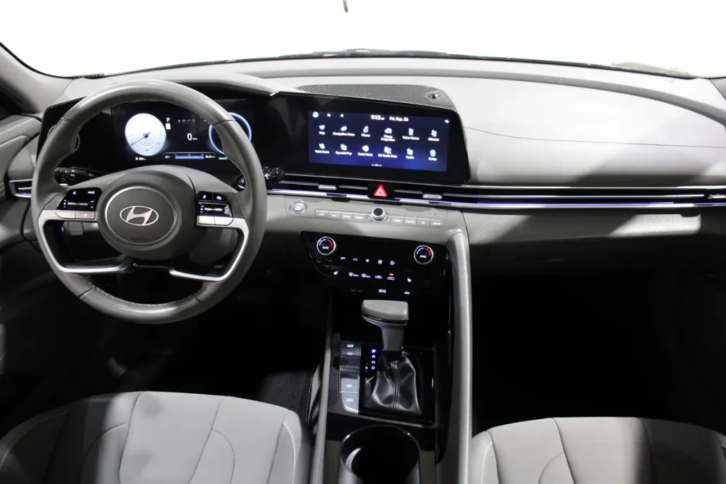 2024 Hyundai Elantra SEL Convenience photo 1