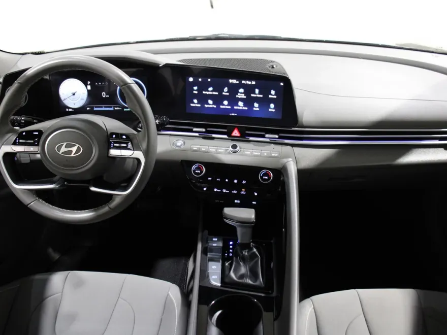 2024 Hyundai Elantra SEL Convenience photo 1