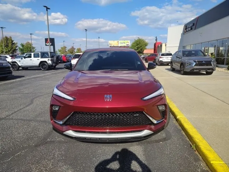 2024 Buick Envista ST photo 1