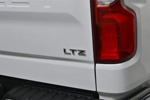 2022 Chevrolet Silverado 1500 LTZ photo 2