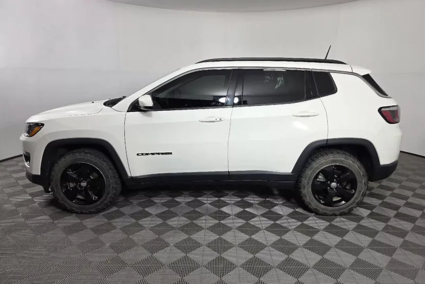 2018 Jeep Compass Latitude photo 1