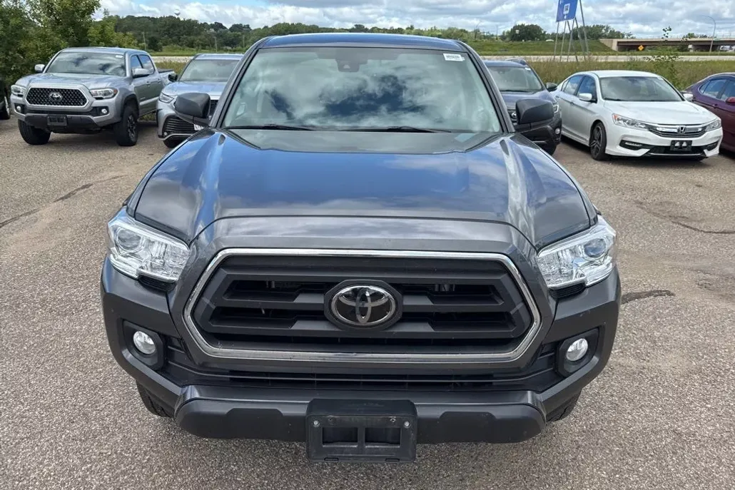 2023 Toyota Tacoma SR5 V6 photo 1