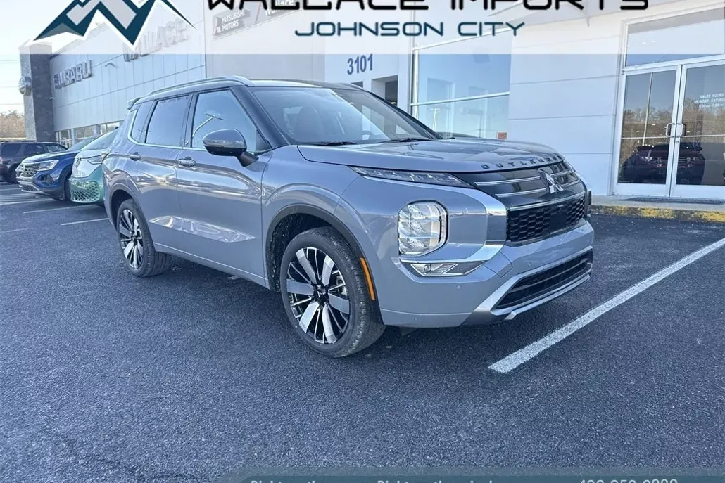 2025 Mitsubishi Outlander SEL photo 1