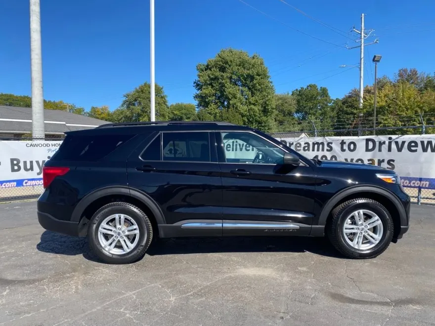 2020 Ford Explorer XLT photo 1
