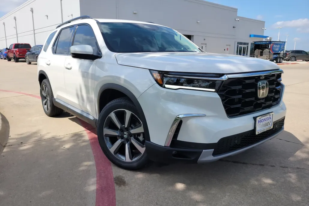 2025 Honda Pilot Elite photo 1
