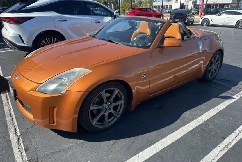 2005 Nissan 350Z Touring photo 1