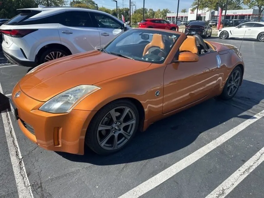 2005 Nissan 350Z Touring photo 1