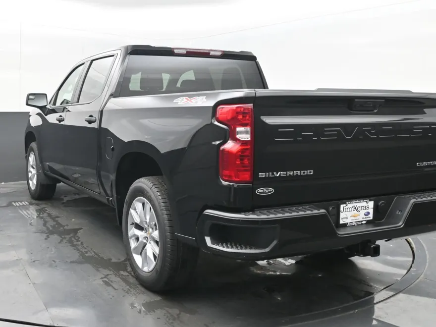 2026 Chevrolet Silverado 1500 Custom photo 1