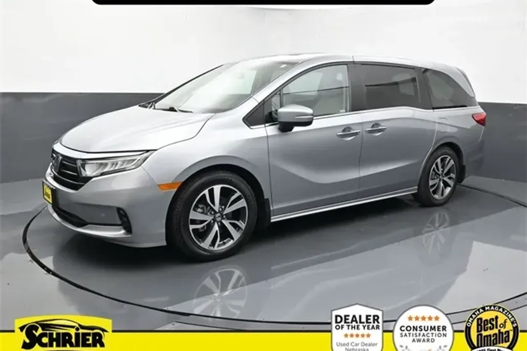 2023 Honda Odyssey Touring photo 1