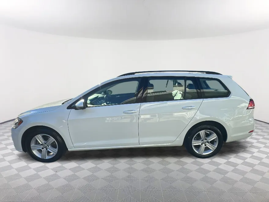 2018 Volkswagen Golf SportWagen SE photo 1
