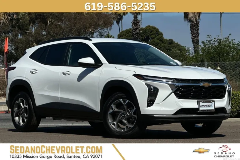 2025 Chevrolet Trax LT photo 1