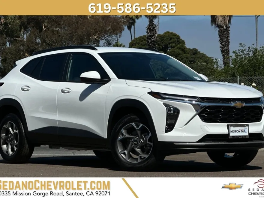 2025 Chevrolet Trax LT photo 1