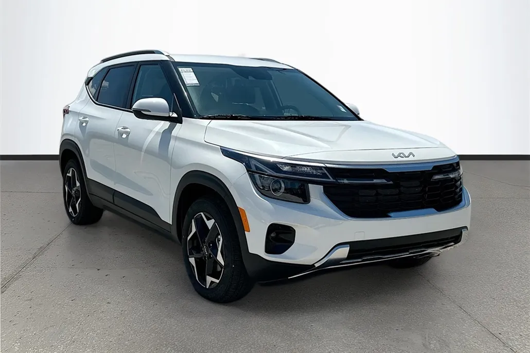 2025 Kia Seltos S photo 1