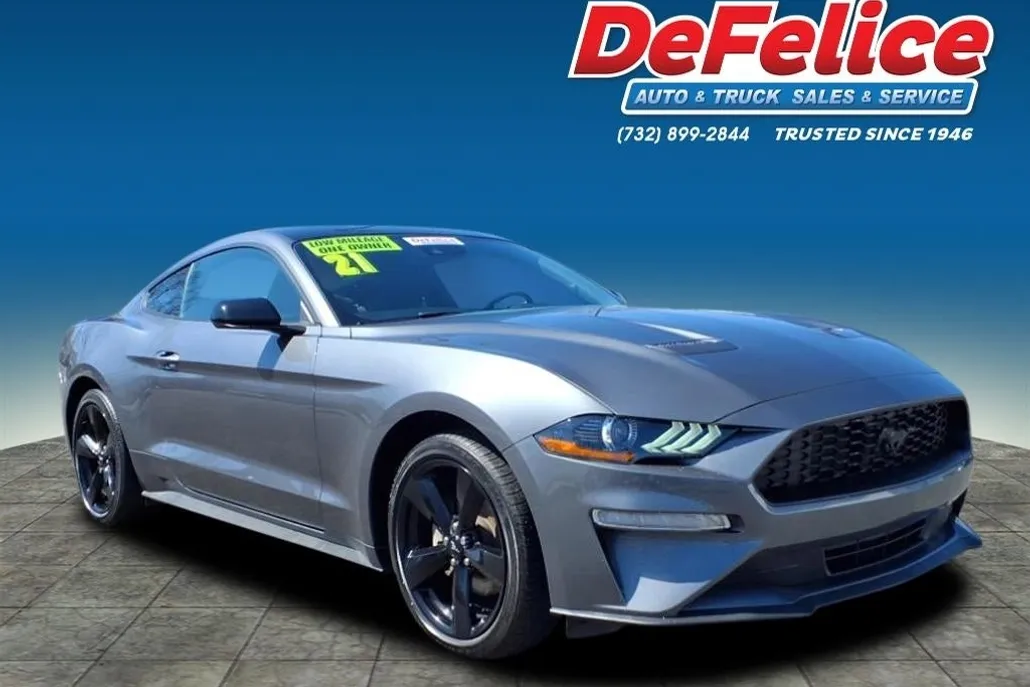 2021 Ford Mustang EcoBoost photo 1