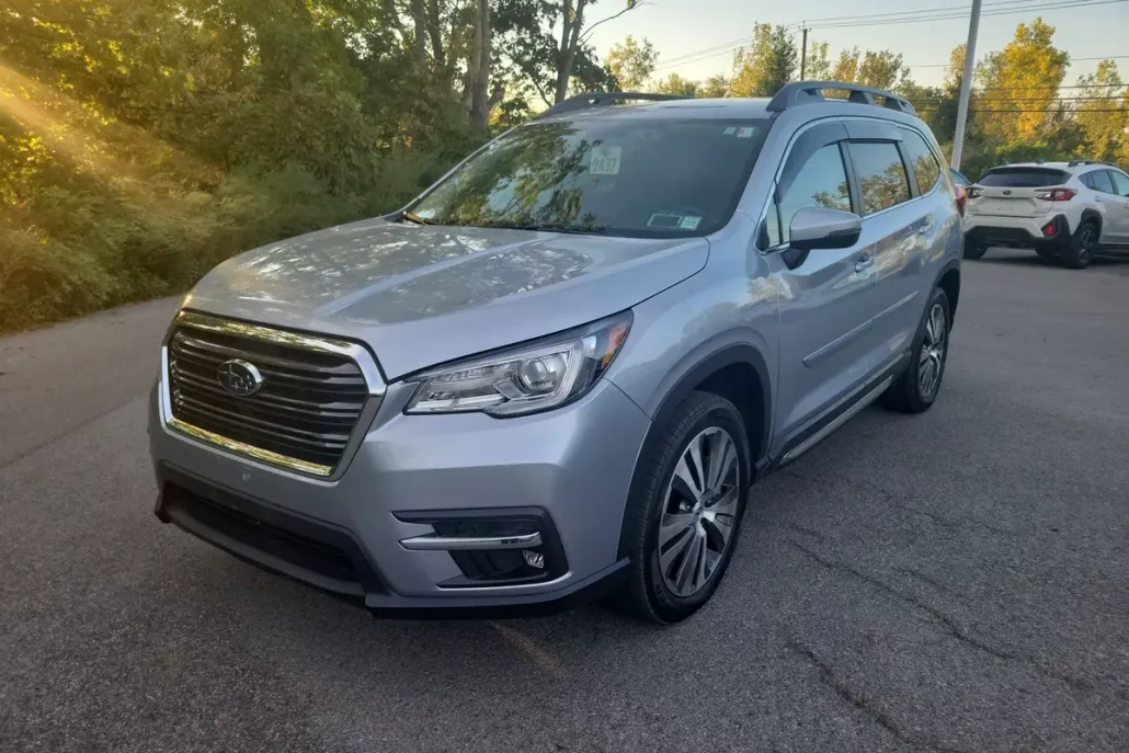 2022 Subaru Ascent Limited photo 1