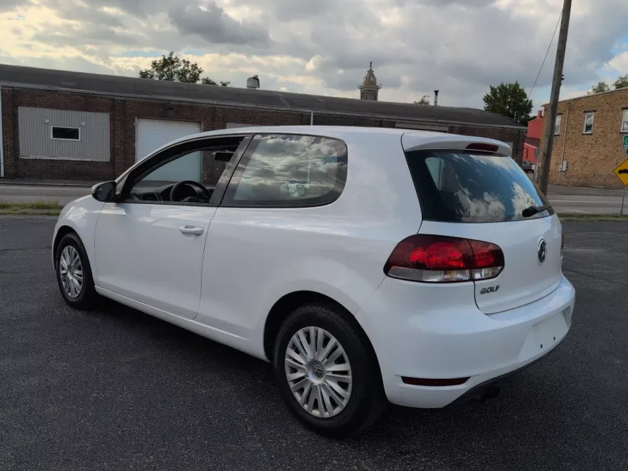 2010 Volkswagen Golf 2.5L photo 1