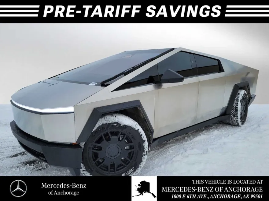 2024 Tesla Cybertruck photo 1