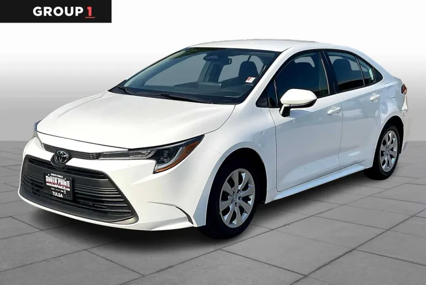 2024 Toyota Corolla LE photo 1
