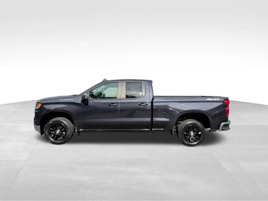 2022 Chevrolet Silverado 1500 LT photo 1