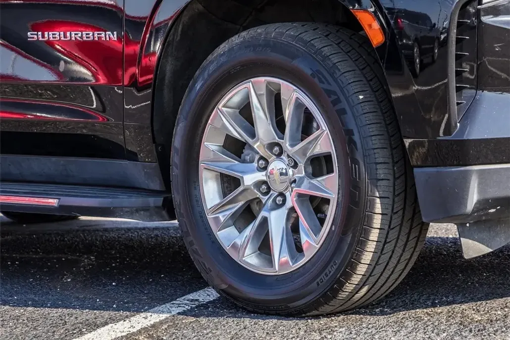 2022 Chevrolet Suburban Premier photo 1