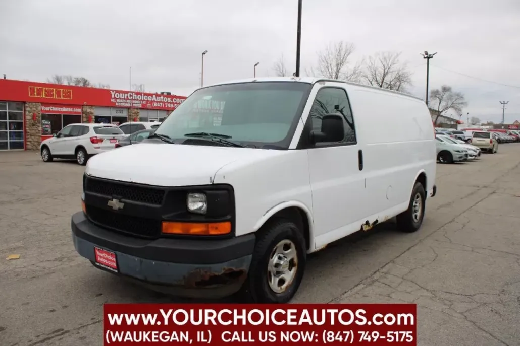 2004 Chevrolet Express Cargo 1500 Van photo 1