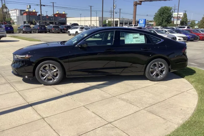2025 Honda Accord Hybrid EX-L photo 1