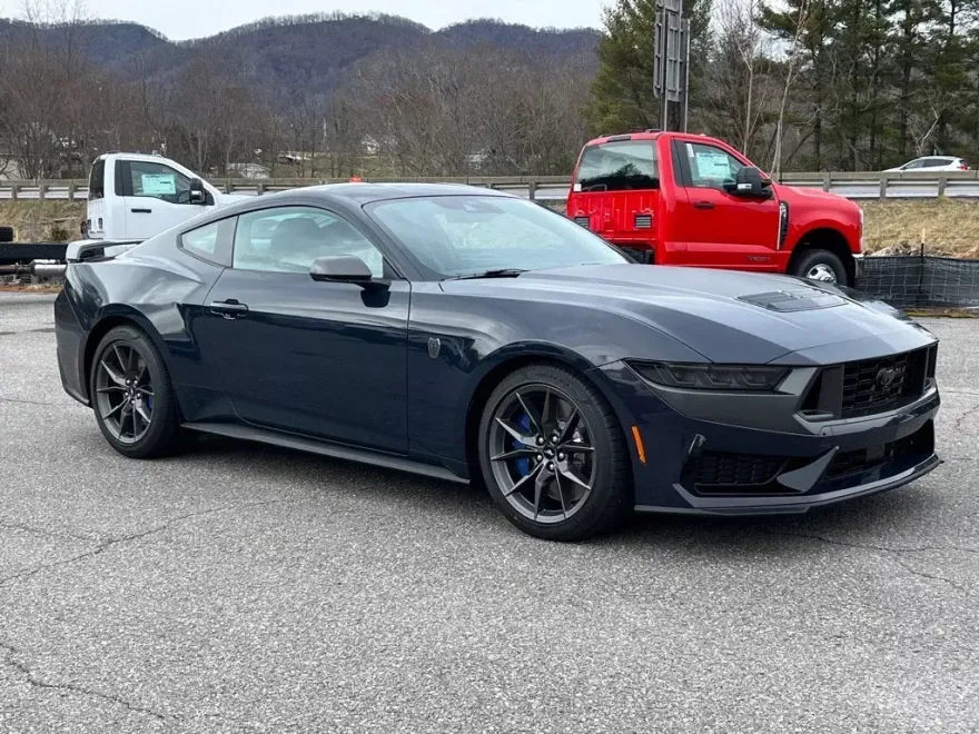 2025 Ford Mustang Dark Horse photo 1