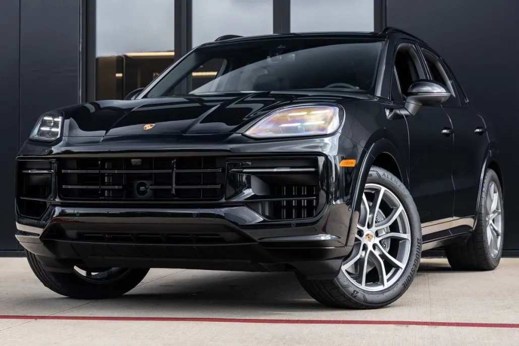 2025 Porsche Cayenne photo 1
