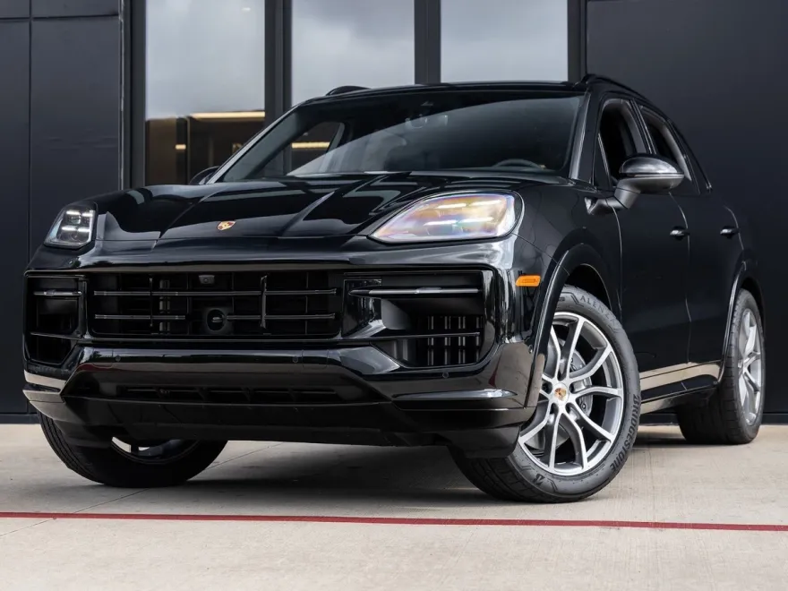 2025 Porsche Cayenne photo 1