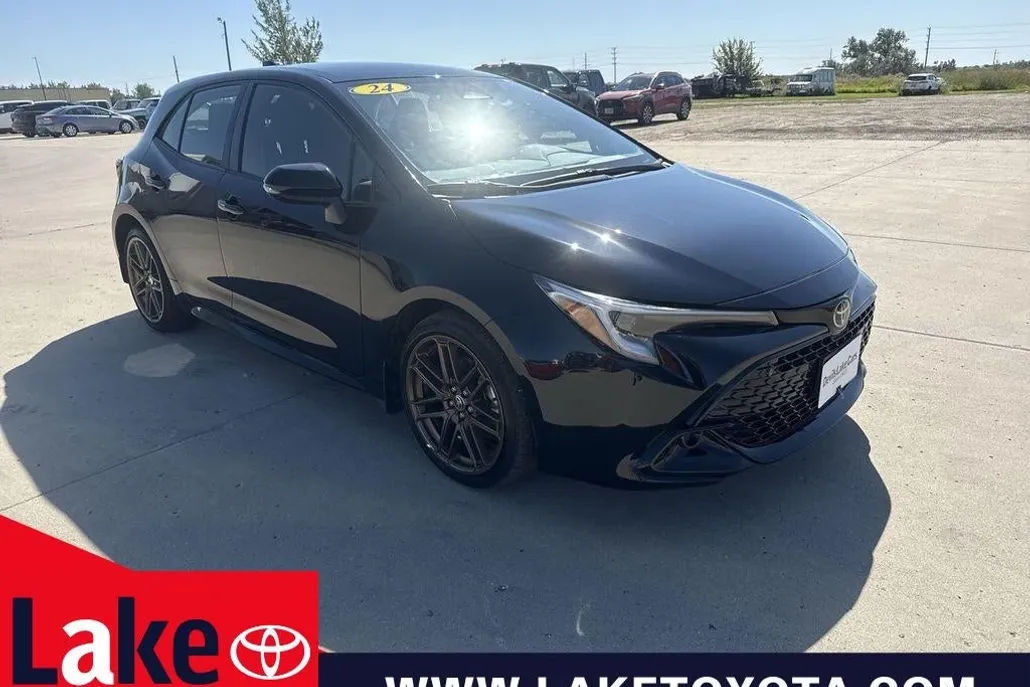 2024 Toyota Corolla SE photo 1