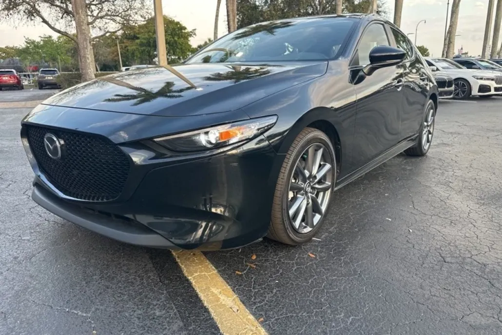 2022 Mazda Mazda3 Select photo 1