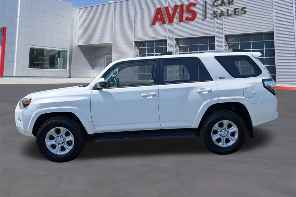 2024 Toyota 4Runner SR5 photo 1