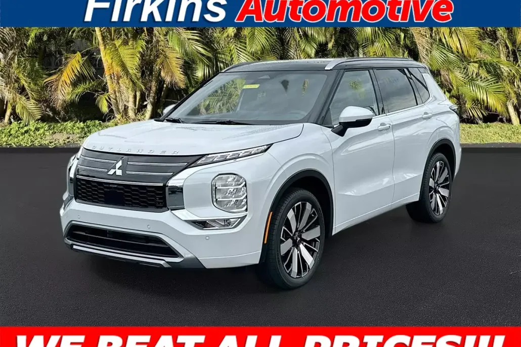 2025 Mitsubishi Outlander SEL photo 1