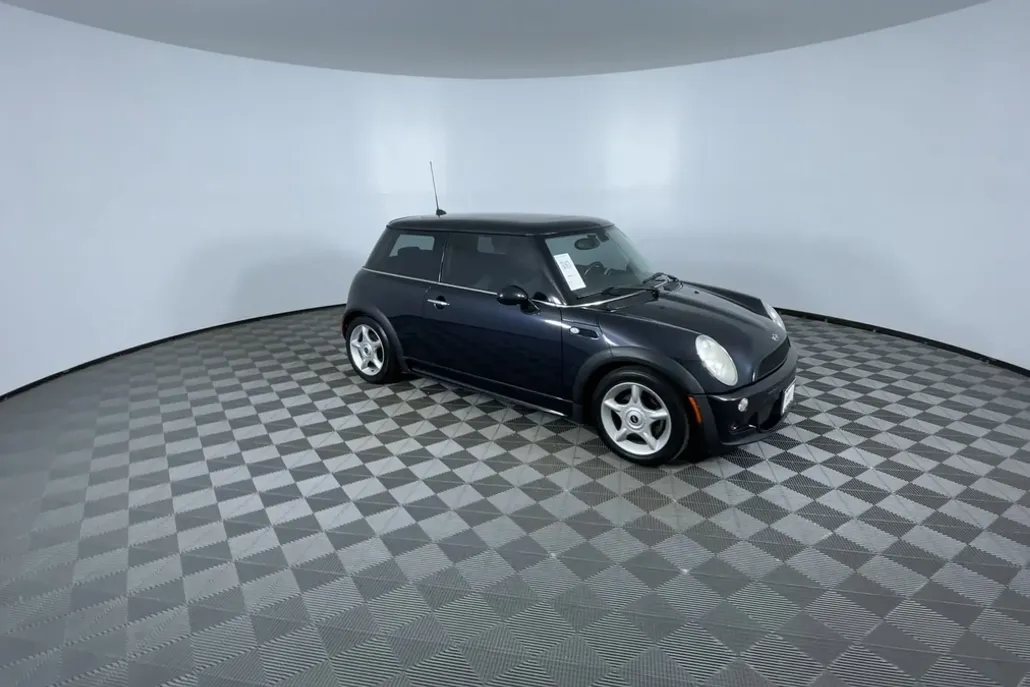 2005 Mini Cooper Hardtop 2 Door photo 1
