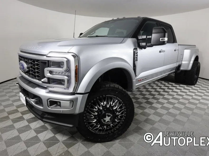 2024 Ford F-450 Platinum photo 1