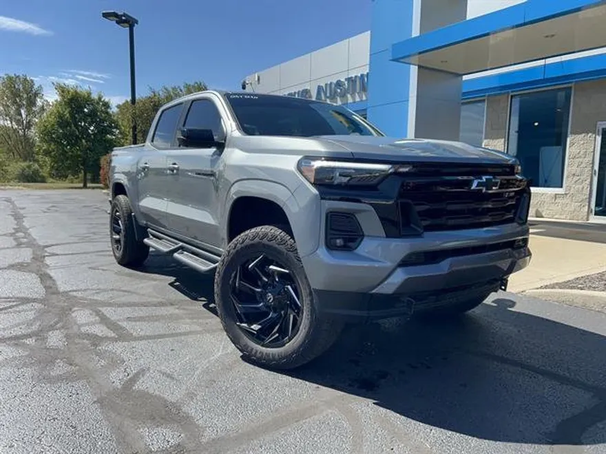 2023 Chevrolet Colorado Z71 photo 1